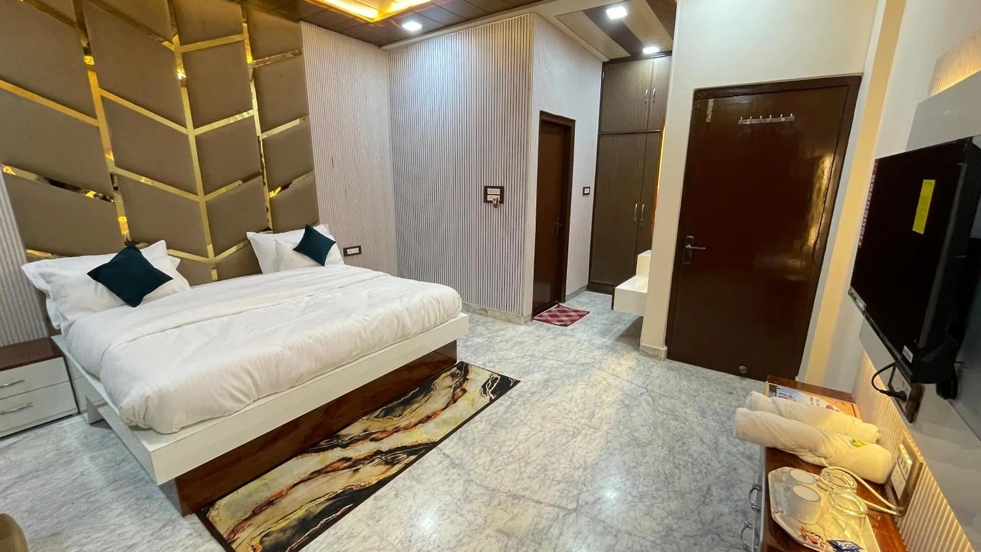 Homestay The Marigold Bliss Apartment Agra